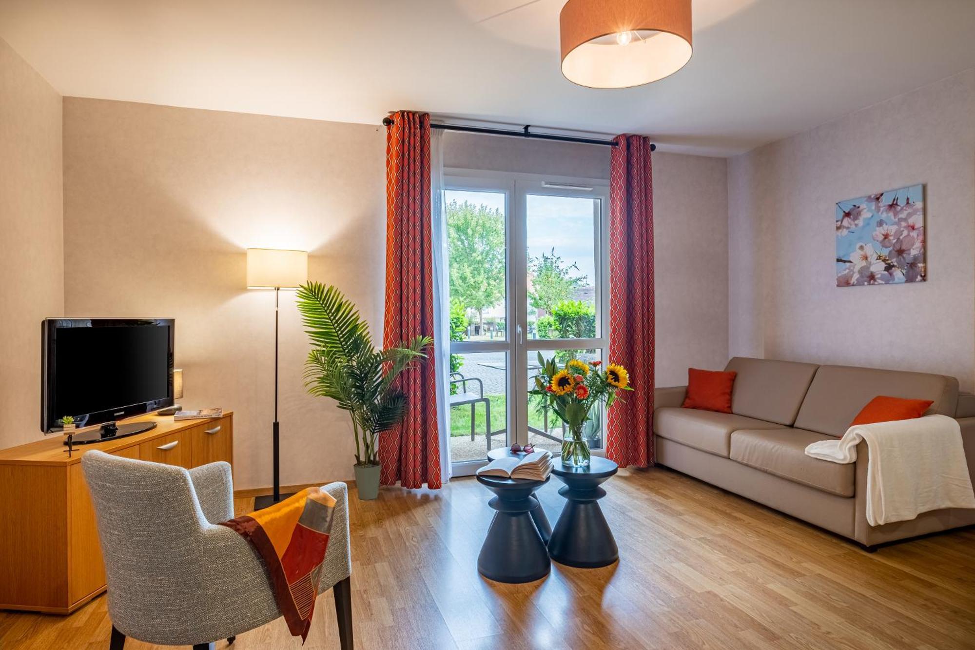One-Bedroom Apartment